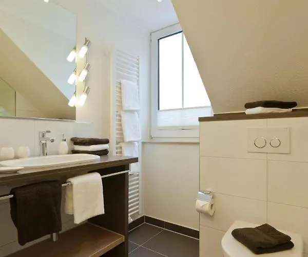 Petrina Whg 9 アパート *